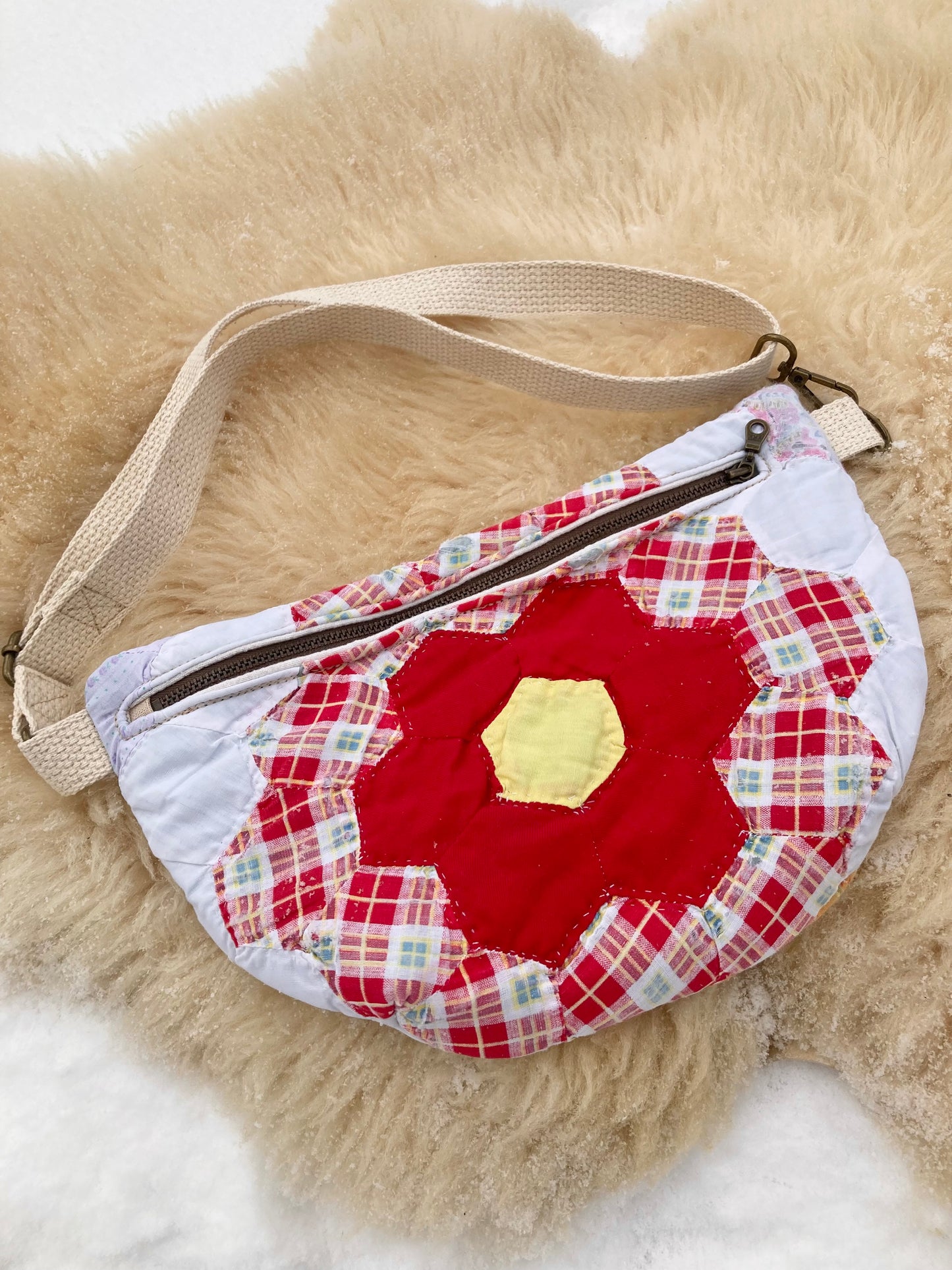 Quilt sling bag